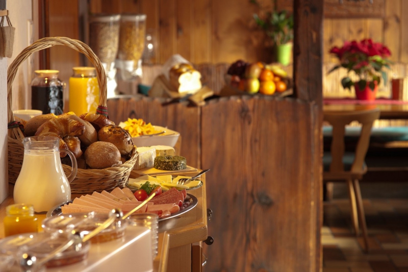 boulangerie-REVEST LES ROCHES-min_breakfast_buffet_food_restaurant_meal_hotel_plate_fresh-718745