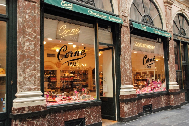 boulangerie-REVEST LES ROCHES-min_chocolate_chocolaterie_shop_luxury_chic_gallery_brussels_belgium-558146